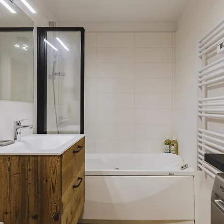 Pecles - 2ch Balcon Vue Gaillands 500m Centre 1km Appartement