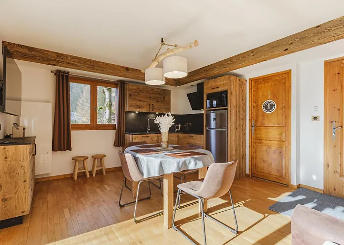 Pecles - 2ch Balcon Vue Gaillands 500m Centre 1km Appartement